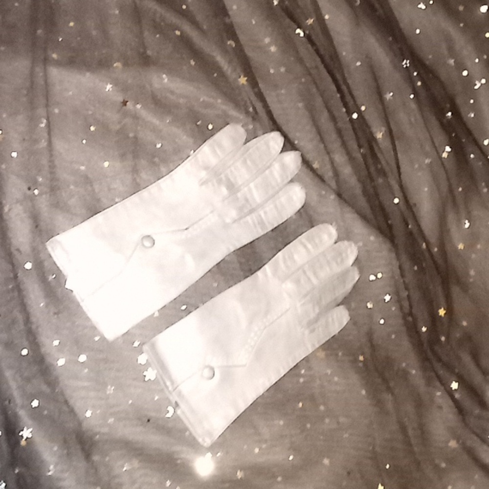 Gloves - Picture 4 of 4